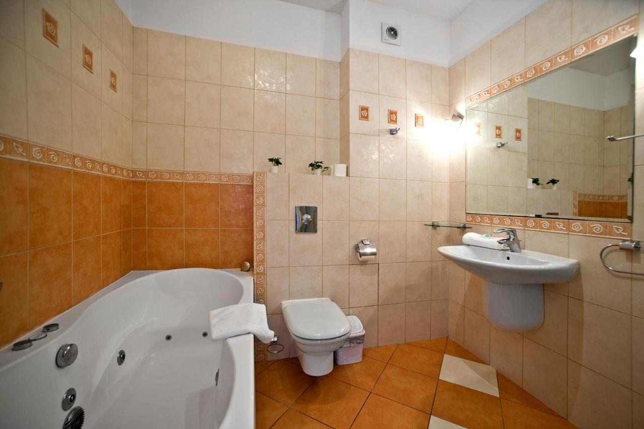 3 Bedrooms Apartment Zoliborz Gwiazdzista Warsaw Ngoại thất bức ảnh